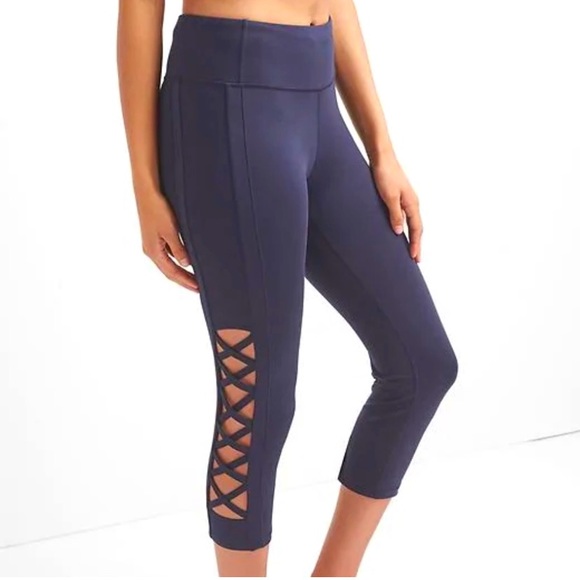 GAP Pants - NEW GapFit GFast High Rise Blackout Cutout Capri
